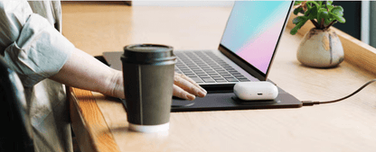 **4-in-1 Laptop Sleeve with Wireless Charging – Portable Desk, Cooling Pad & Organizer**